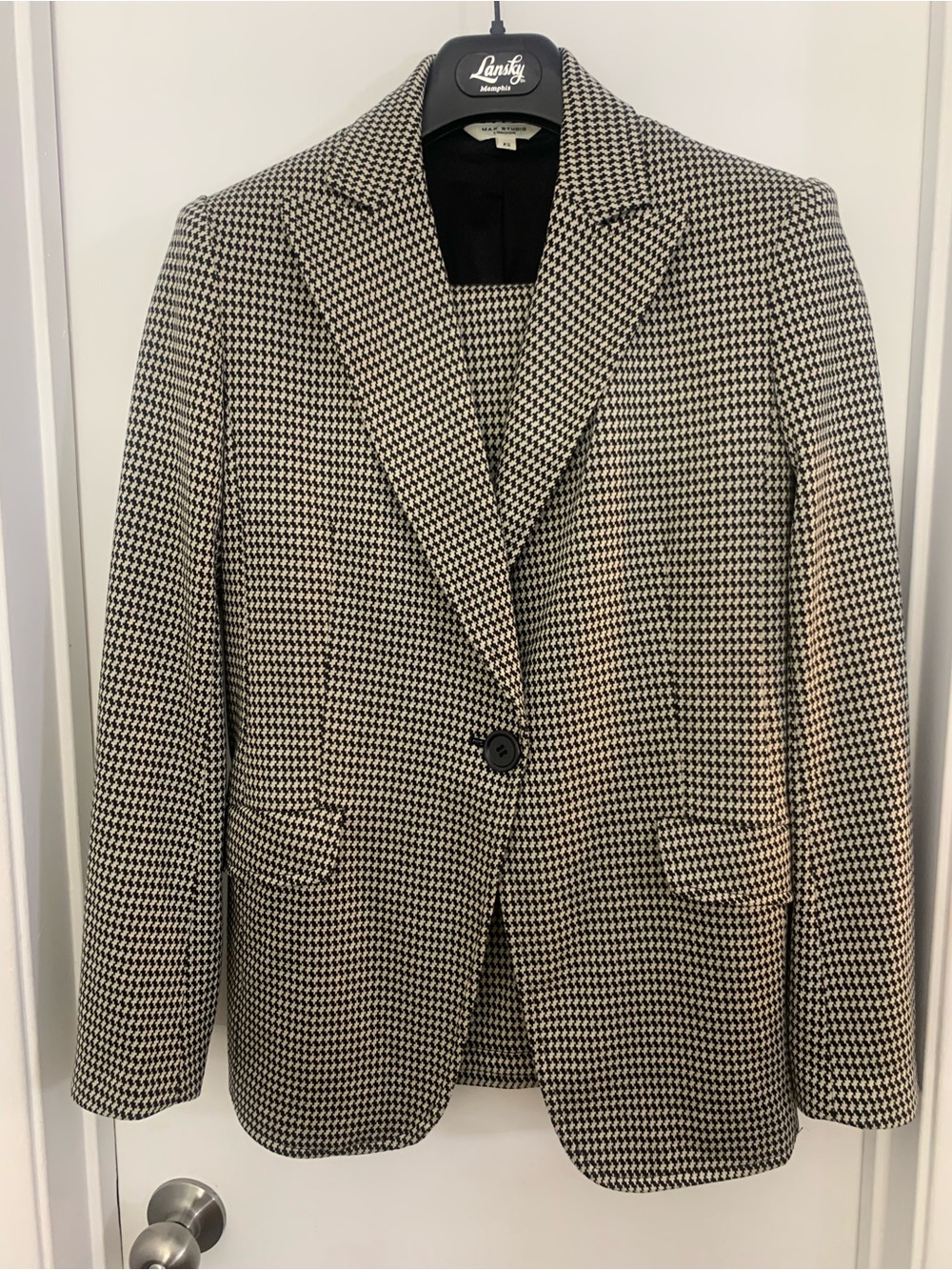 Max Studio Black & White Houndstooth Blazer & pants set.